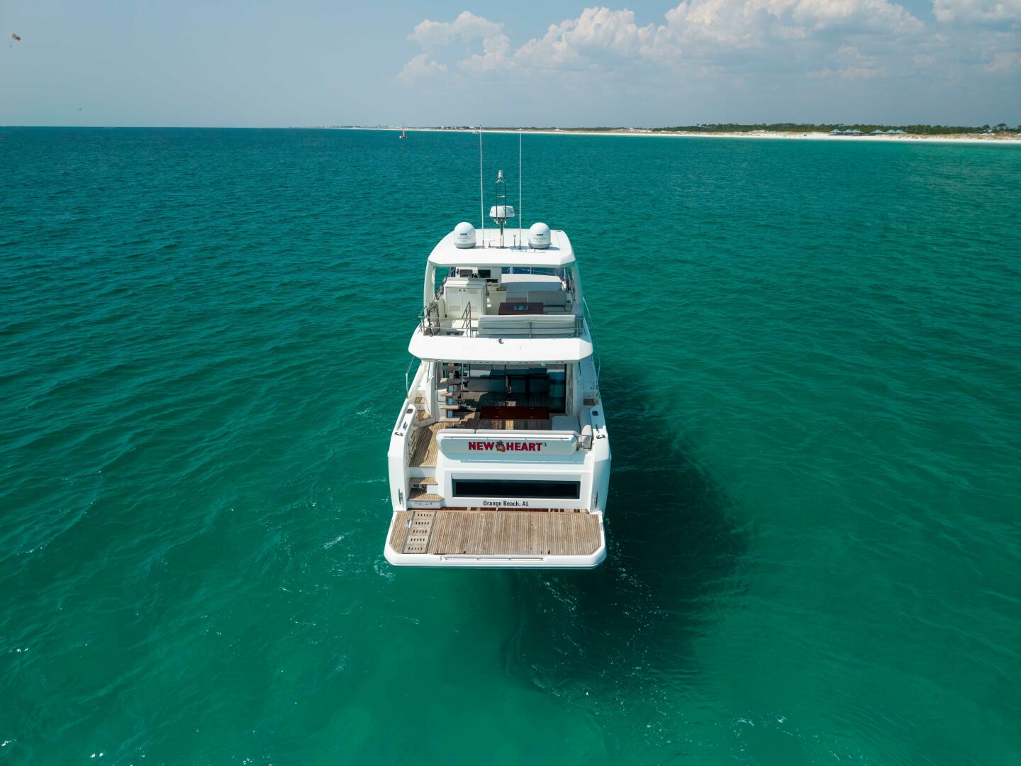 2019 Prestige 590 Fly 'New Heart' - Stern 