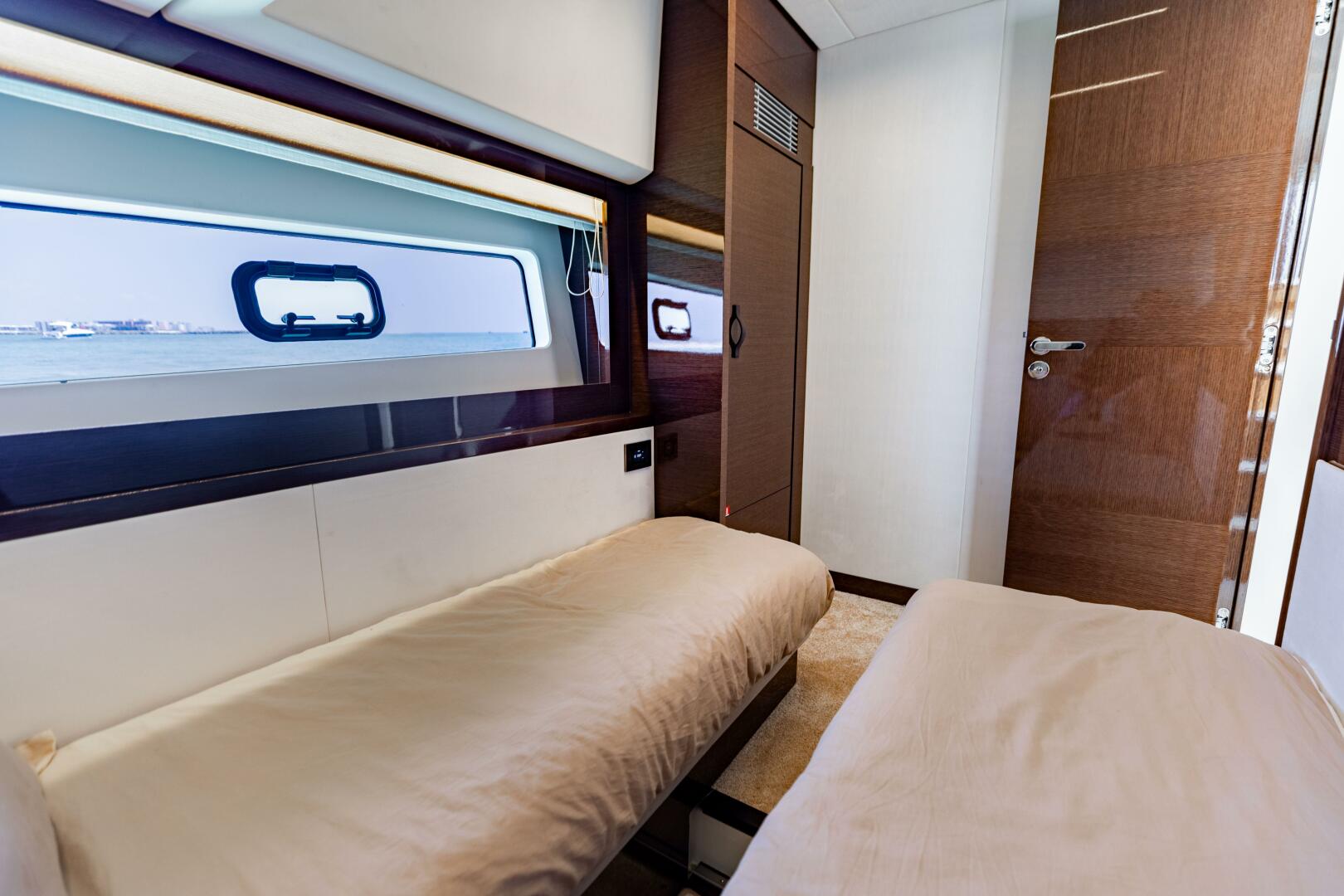 2019 Prestige 590 Fly 'New Heart' - Guest Stateroom