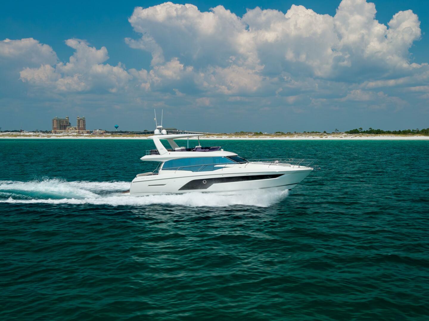 2019 Prestige 590 Fly 'New Heart' - Profile Starboard
