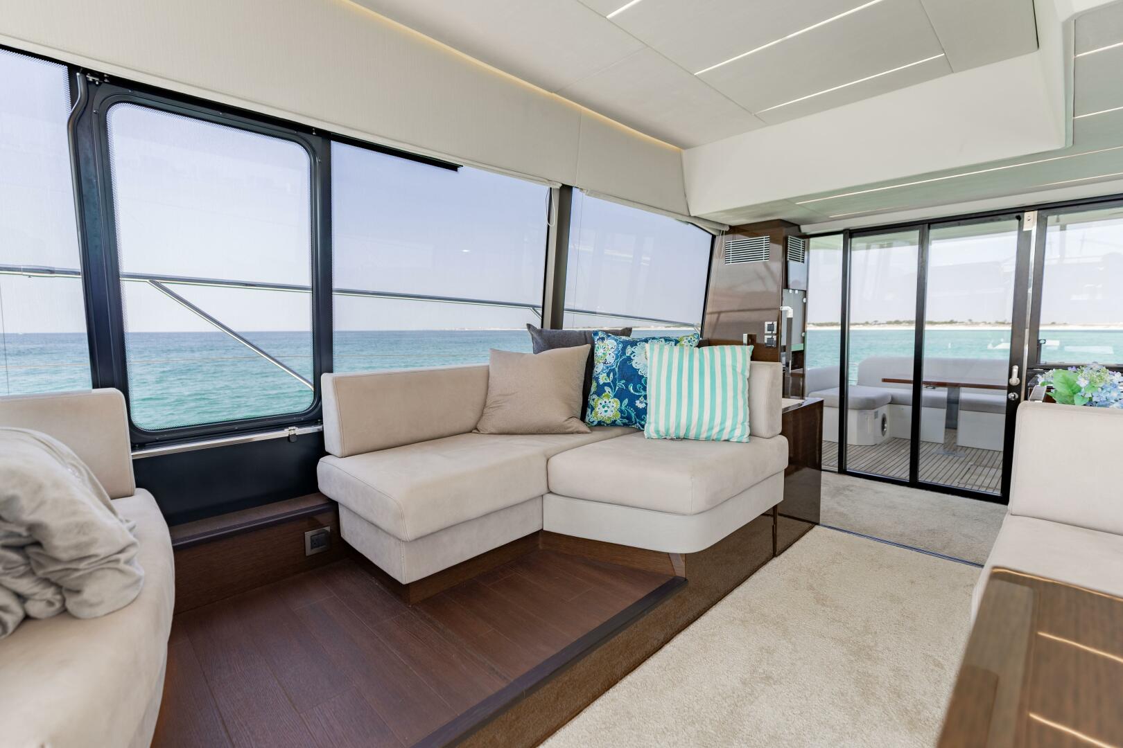 2019 Prestige 590 Fly 'New Heart' - Salon 