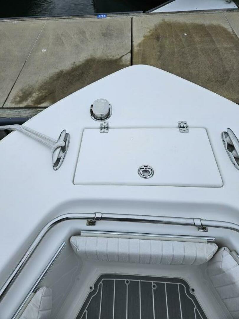 24ft Topaz Yacht For Sale