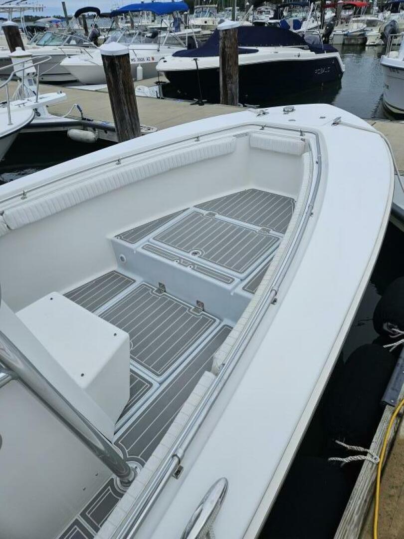 24ft Topaz Yacht For Sale