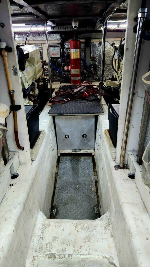 Still Waters 45ft Carver Yacht For Sale