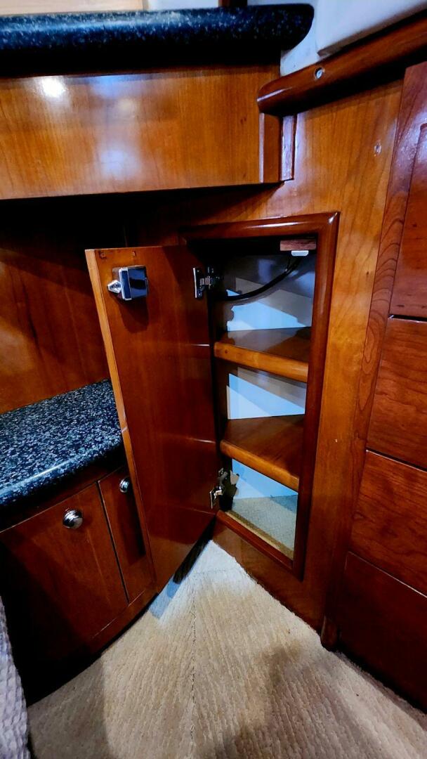 Still Waters 45ft Carver Yacht For Sale