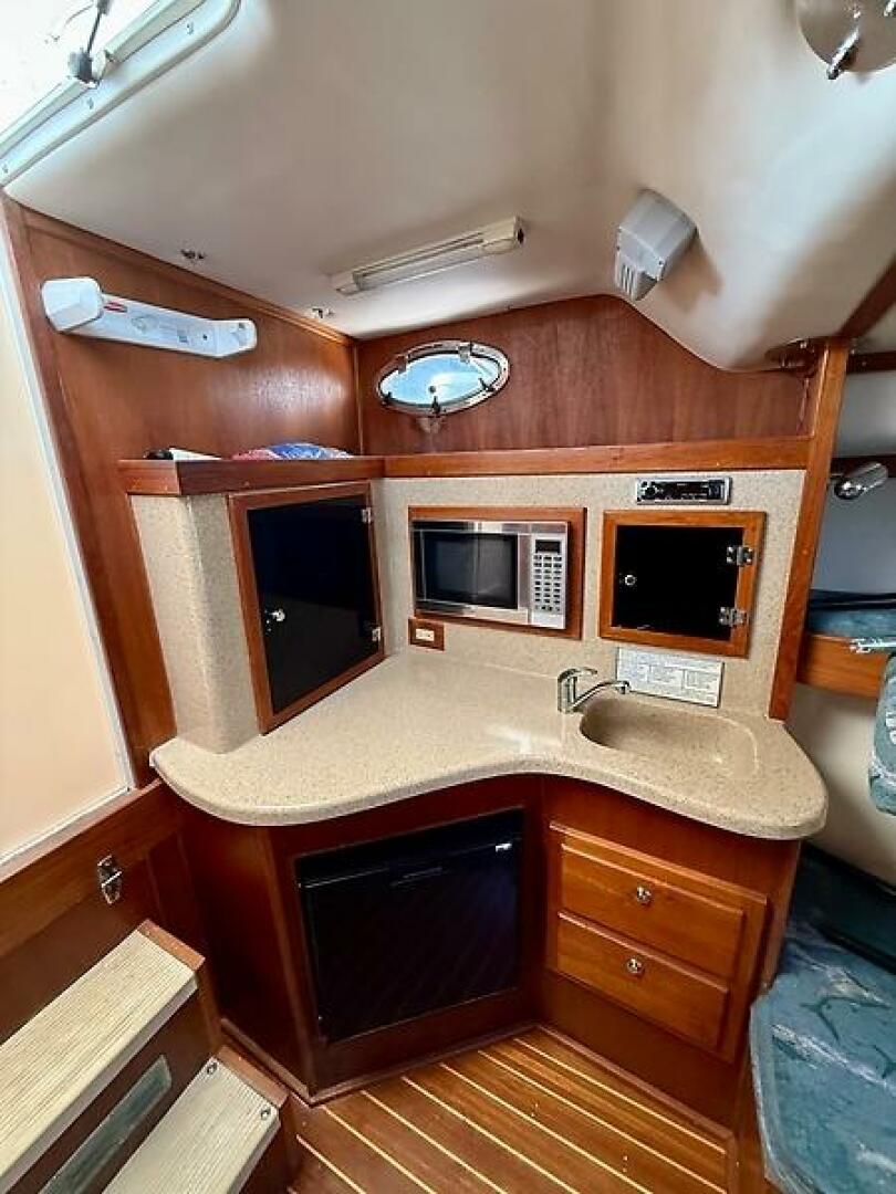 Dirty s Girl  32ft Albemarle Yacht For Sale