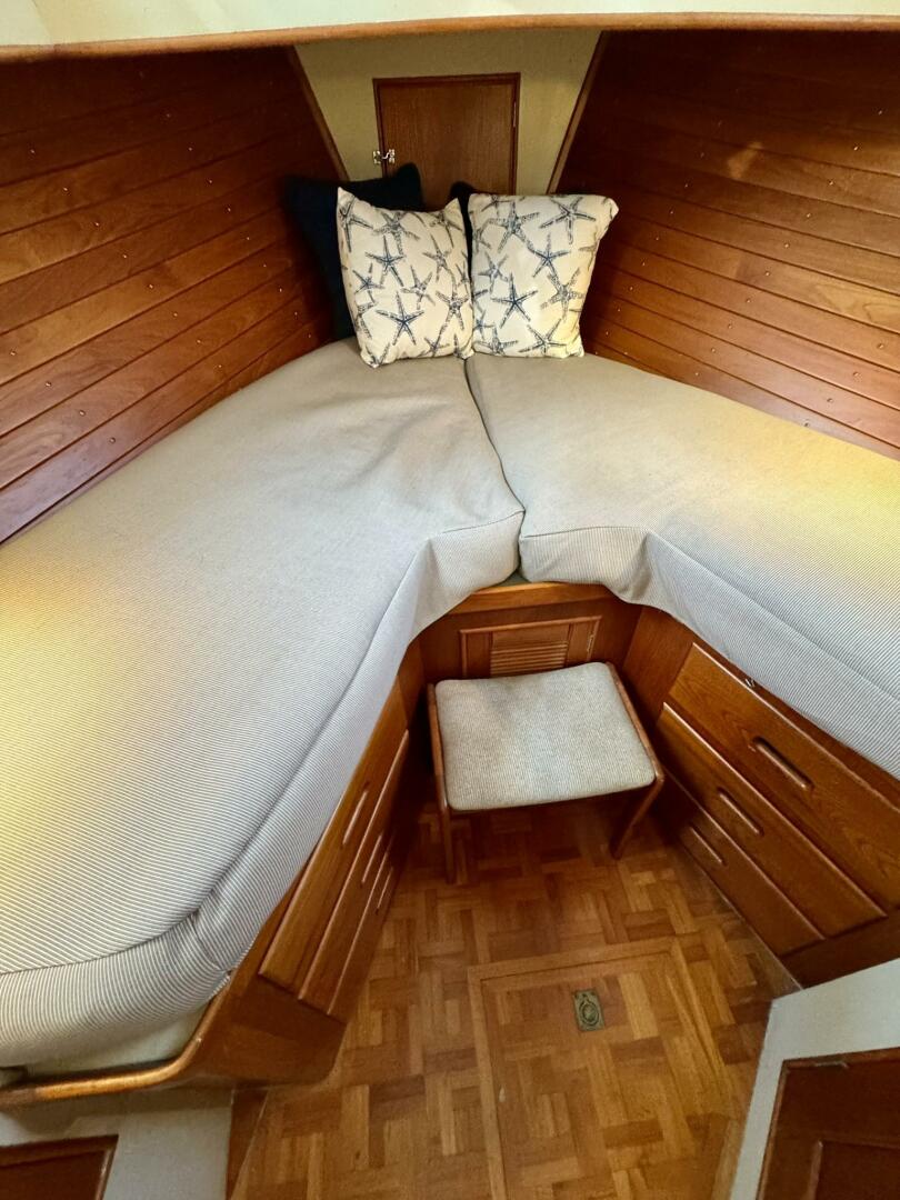 36ft Grand Banks Yacht For Sale