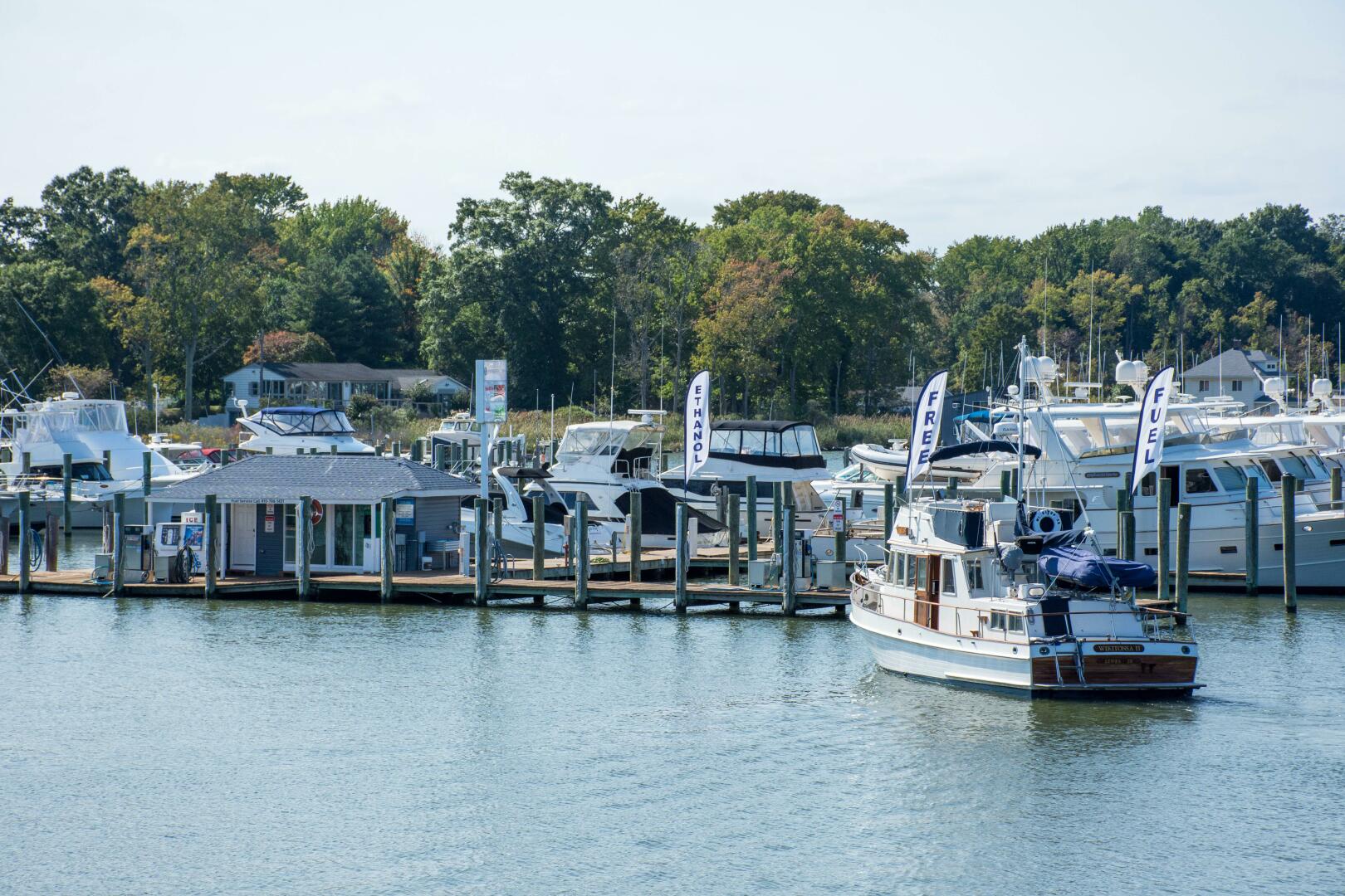 36ft Grand Banks Yacht For Sale