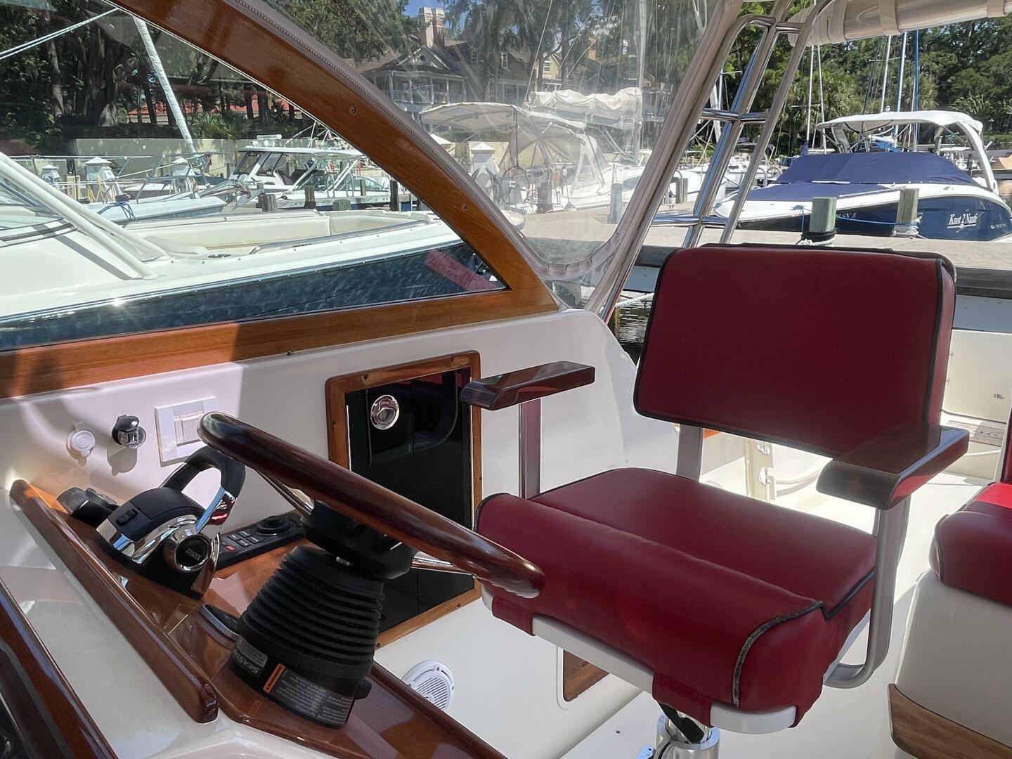 Beyond The Sea 29ft Hunt Yacht For Sale