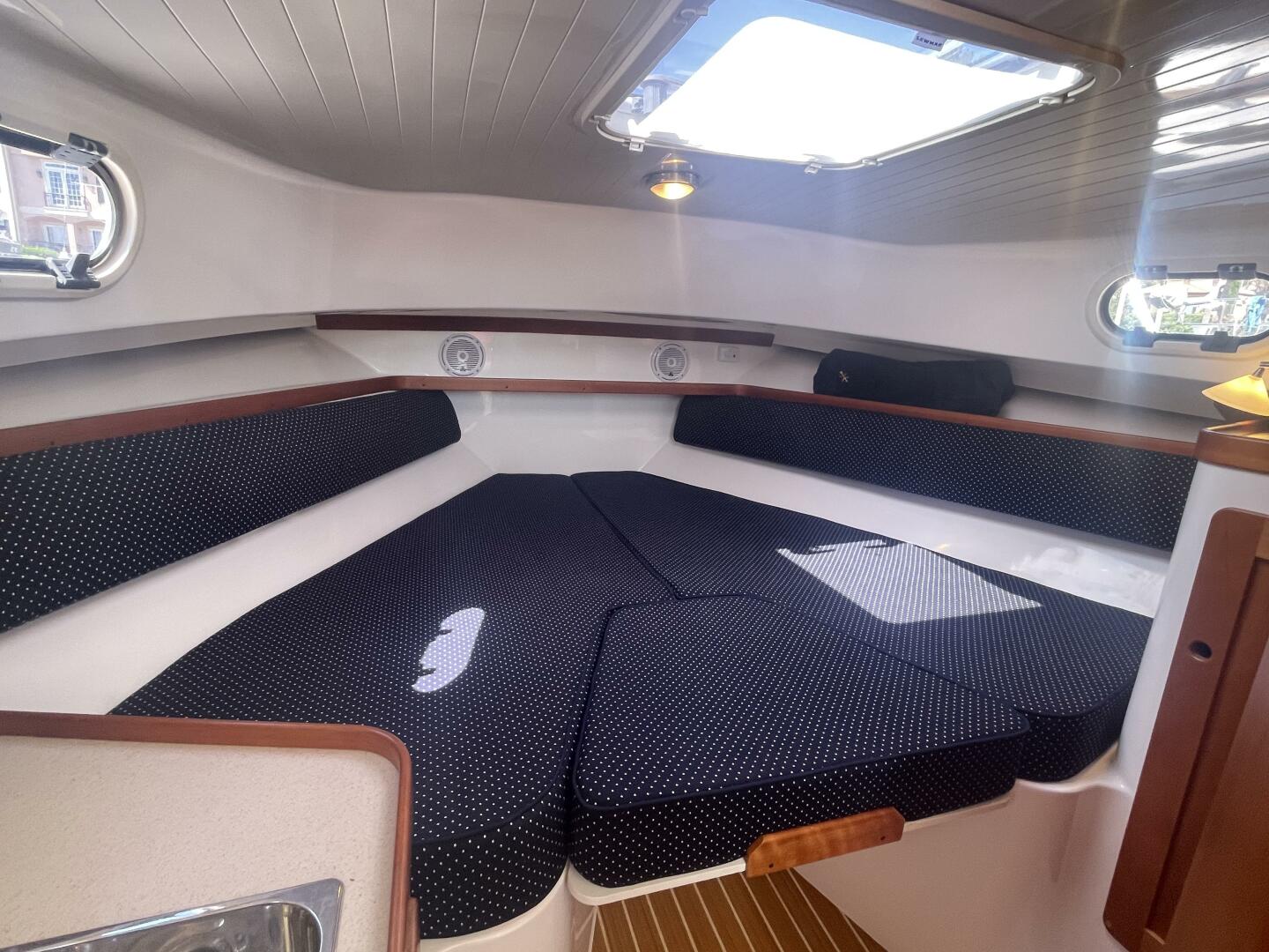 Beyond The Sea 29ft Hunt Yacht For Sale