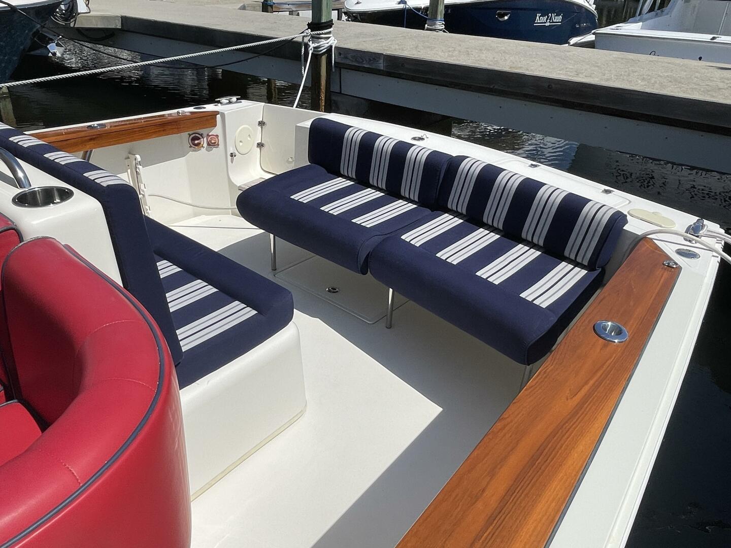 Beyond The Sea 29ft Hunt Yacht For Sale