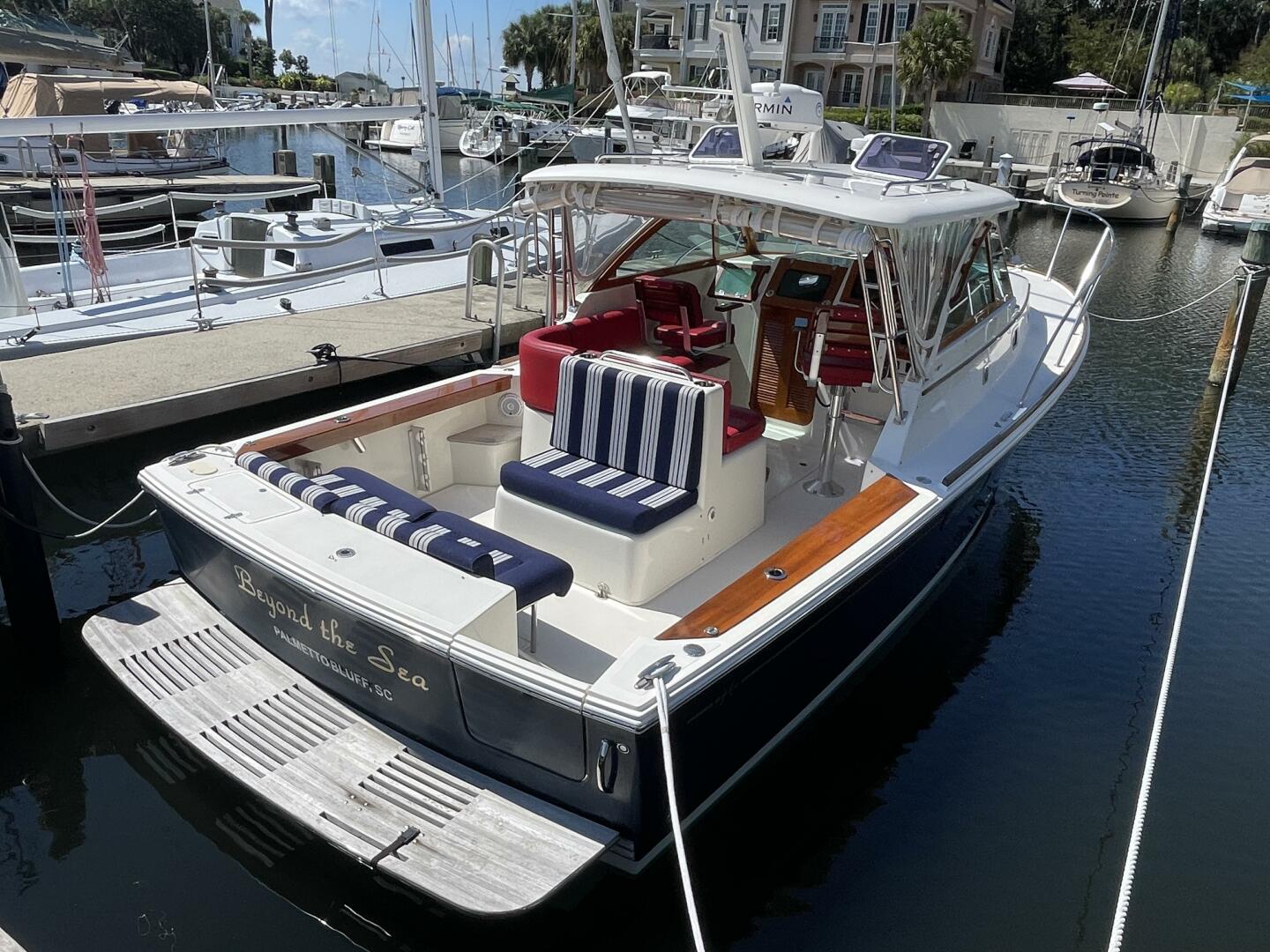 Beyond The Sea 29ft Hunt Yacht For Sale