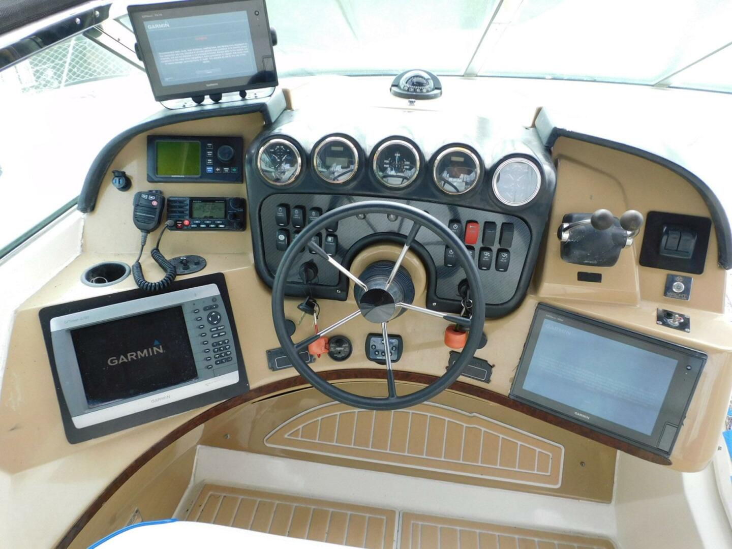 Waterdog 57ft Carver Yacht For Sale