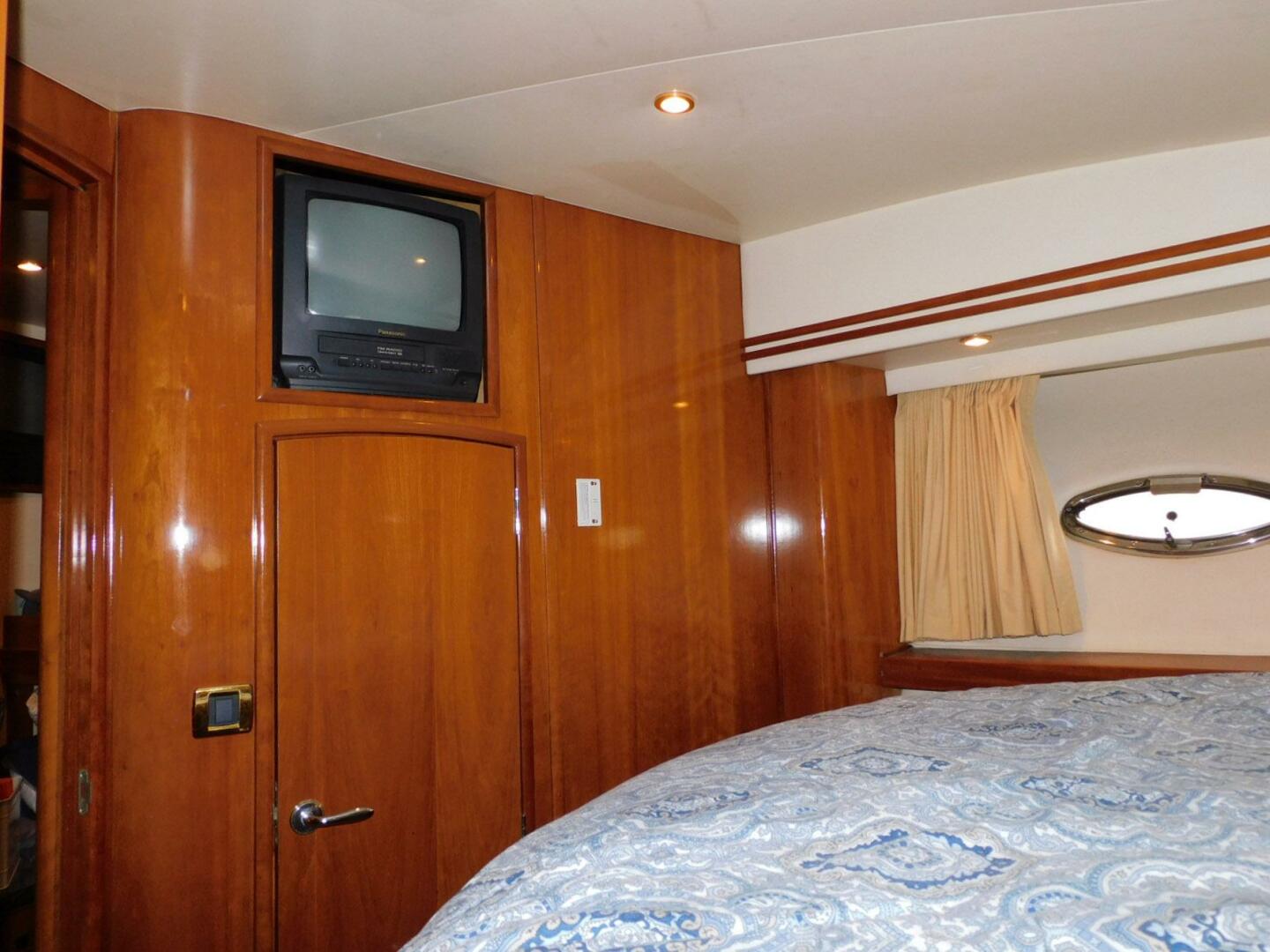 Waterdog 57ft Carver Yacht For Sale