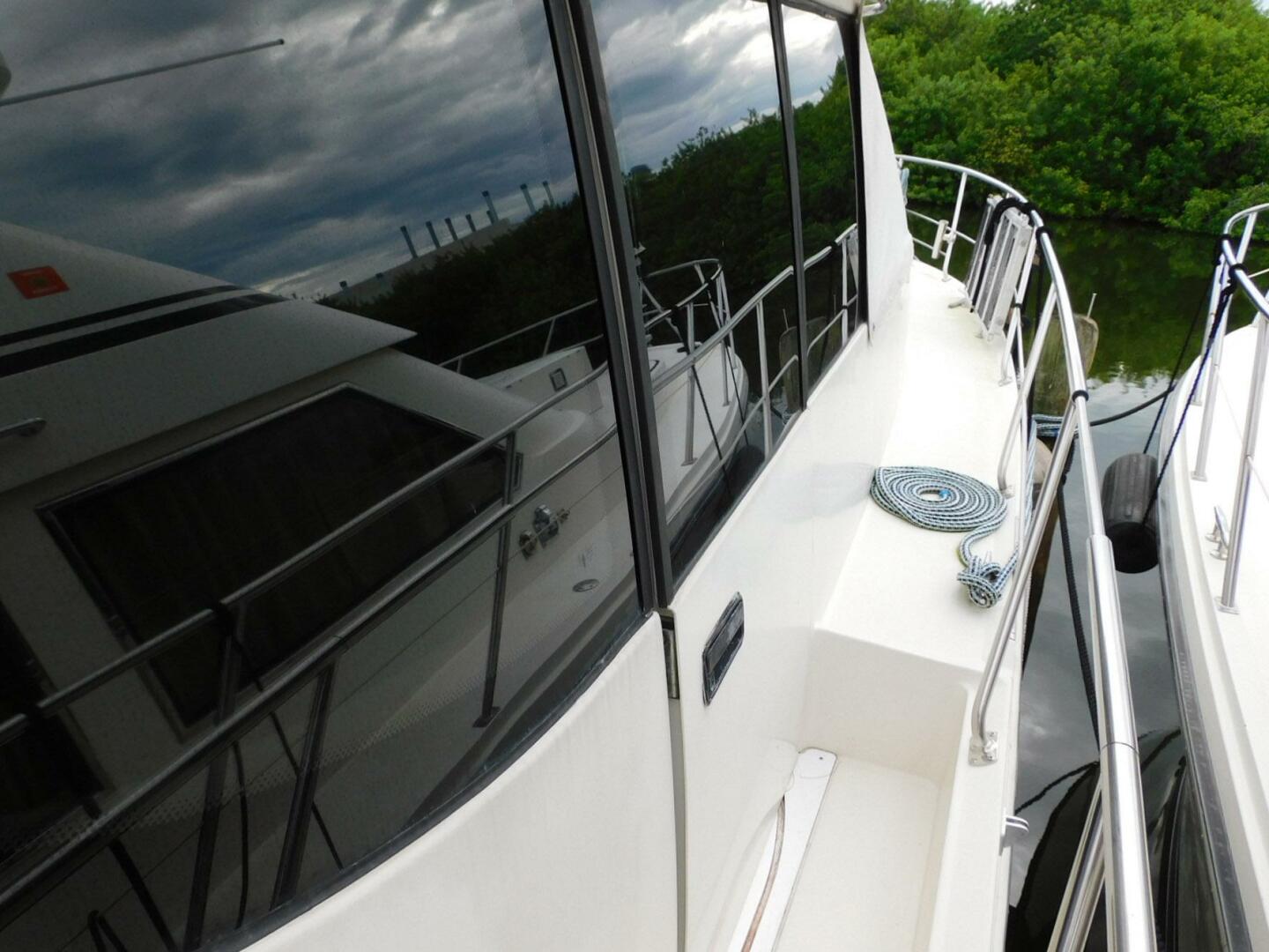 Waterdog 57ft Carver Yacht For Sale