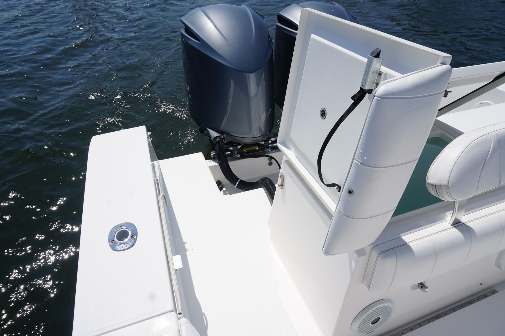 Past Time 32ft Regulator Yacht For Sale