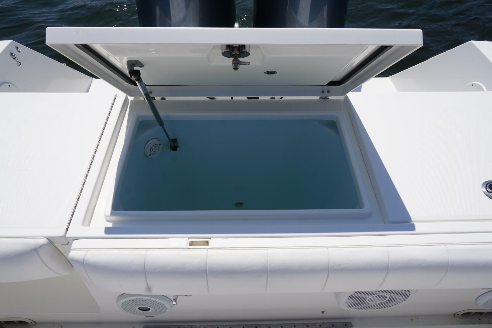 Past Time 32ft Regulator Yacht For Sale