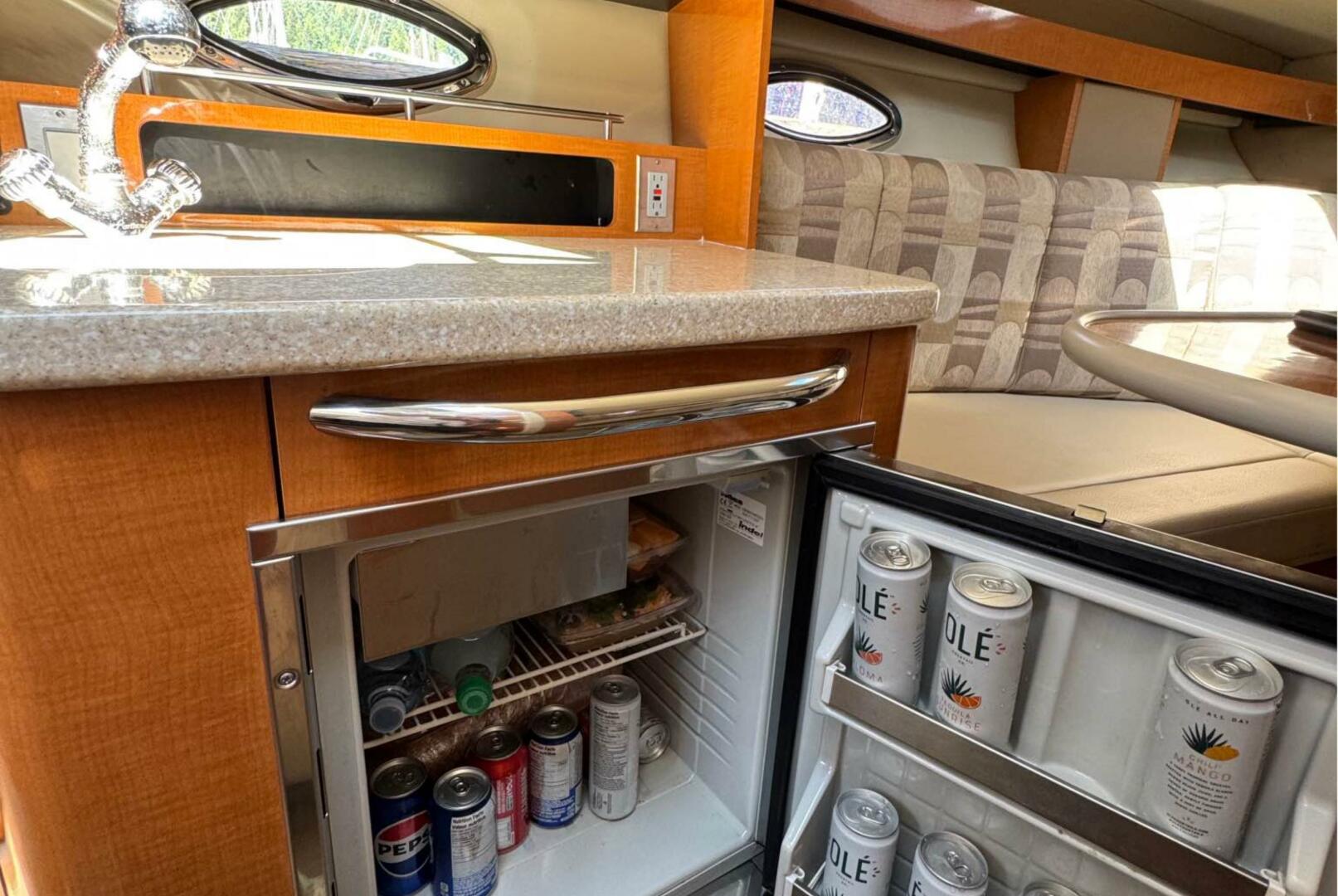25ft Chaparral Yacht For Sale