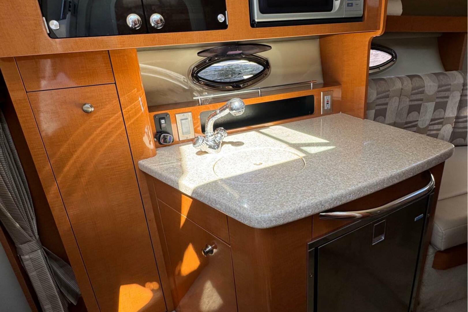 25ft Chaparral Yacht For Sale