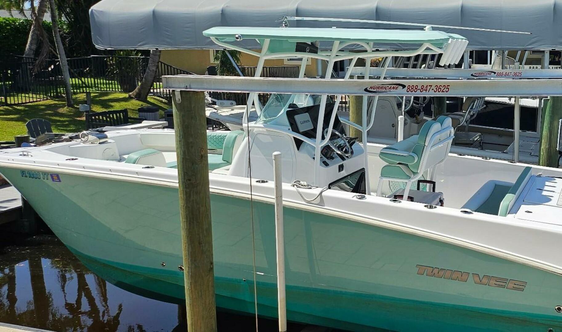 24ft Twin Vee Yacht For Sale
