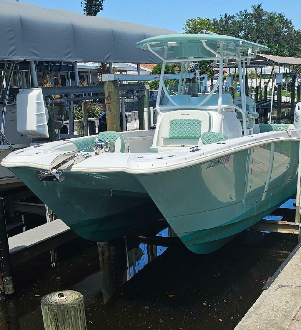 24ft Twin Vee Yacht For Sale