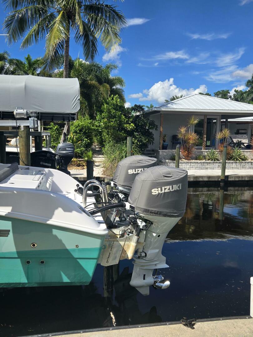 24ft Twin Vee Yacht For Sale