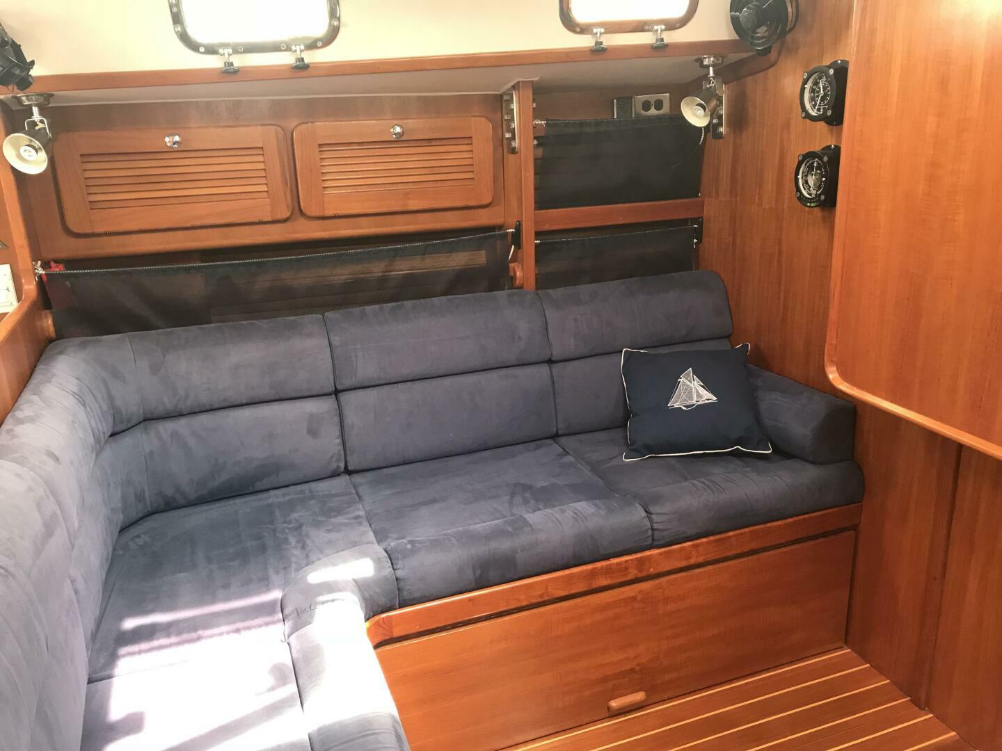 Mer Du Jour 40ft Caliber Yacht For Sale