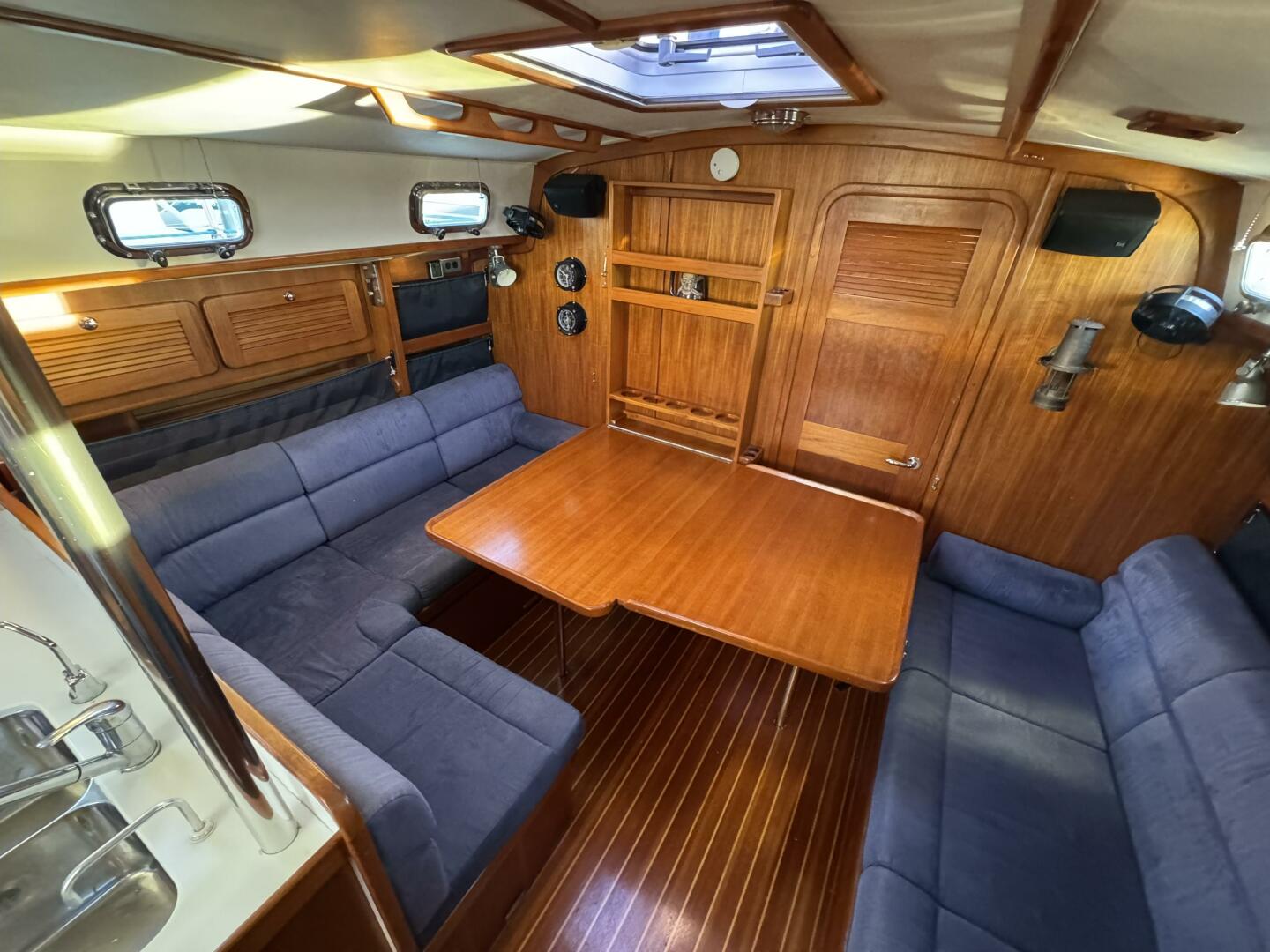 Mer Du Jour 40ft Caliber Yacht For Sale Mer Du Jour 40ft Caliber Yacht For Sale