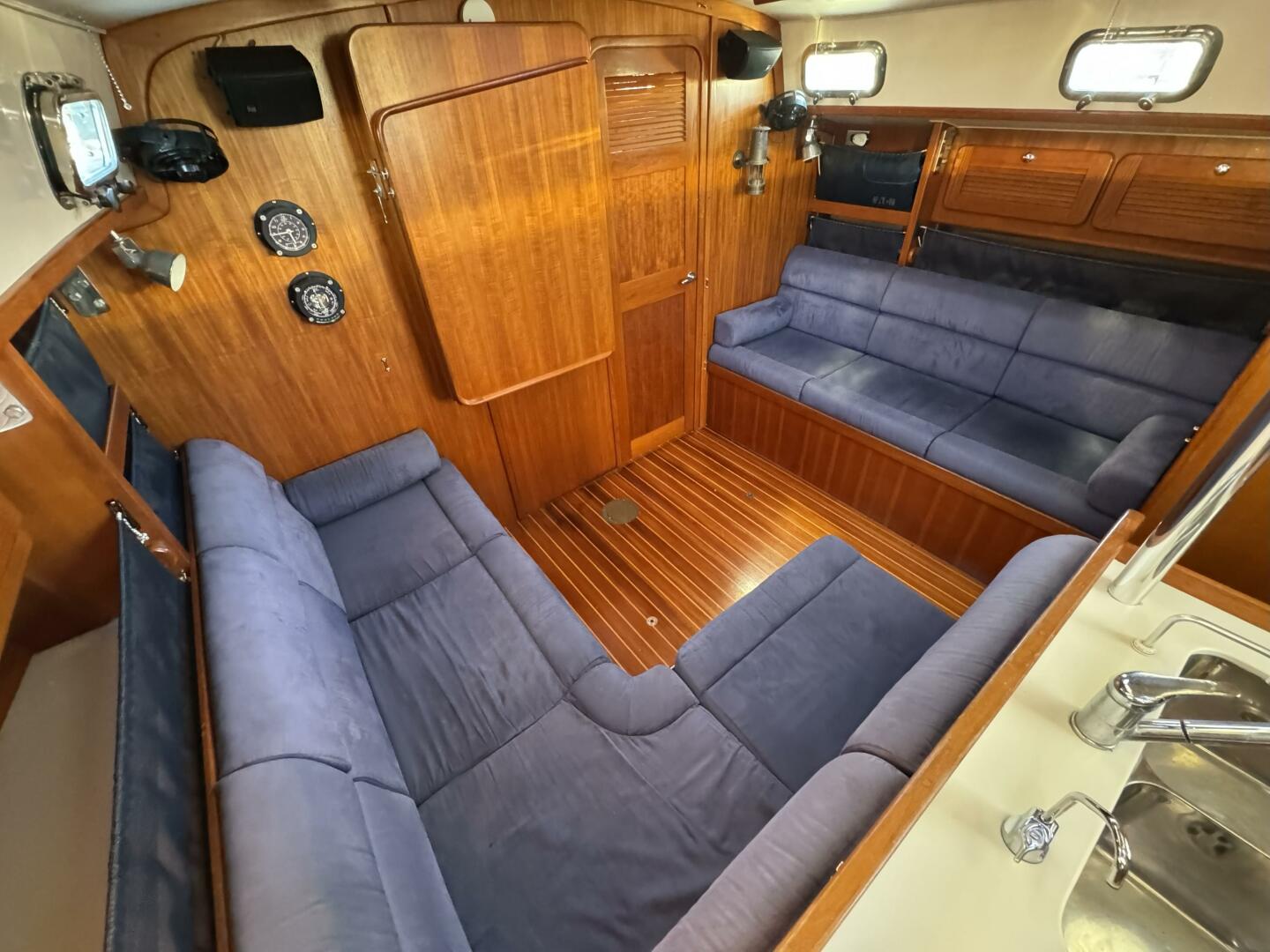 Mer Du Jour 40ft Caliber Yacht For Sale Mer Du Jour 40ft Caliber Yacht For Sale