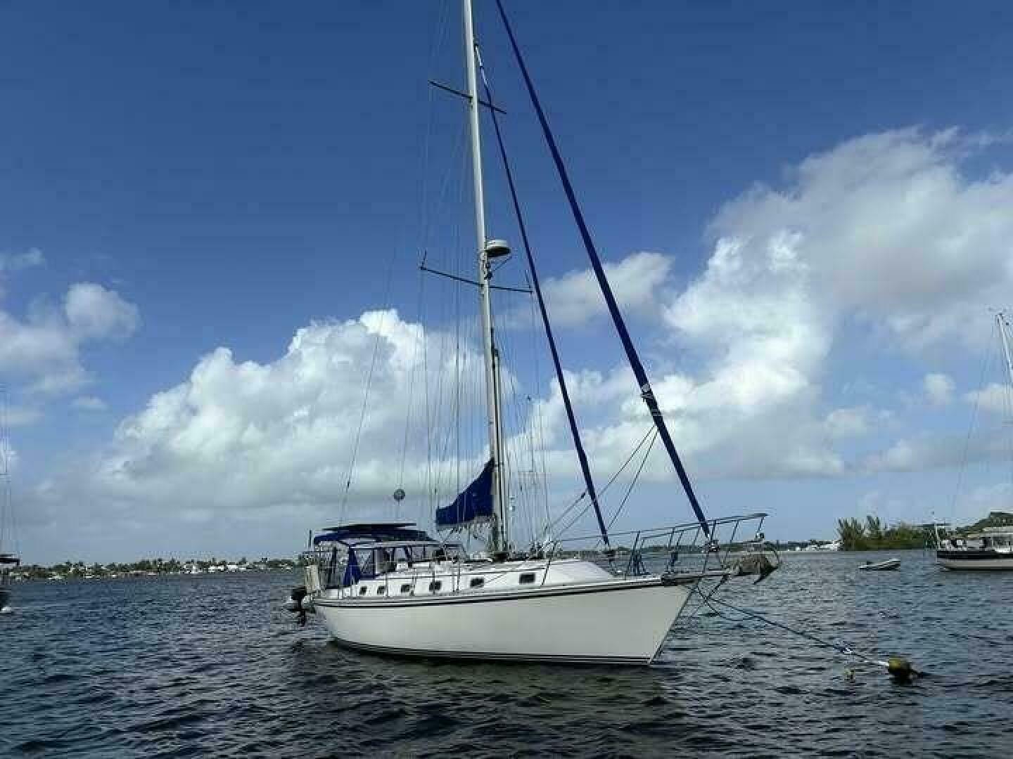 Mer Du Jour 40ft Caliber Yacht For Sale