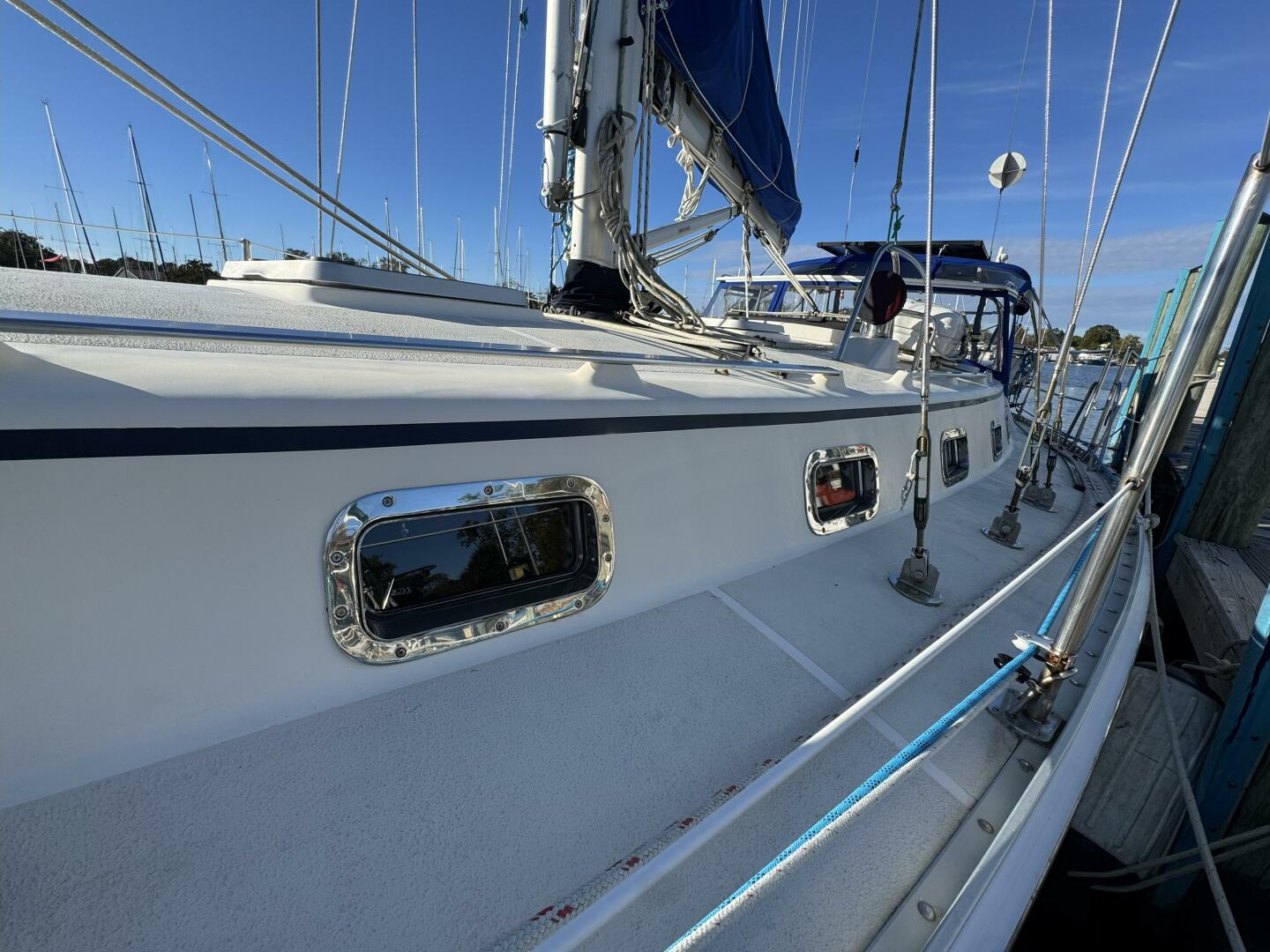 Mer Du Jour 40ft Caliber Yacht For Sale Mer Du Jour 40ft Caliber Yacht For Sale