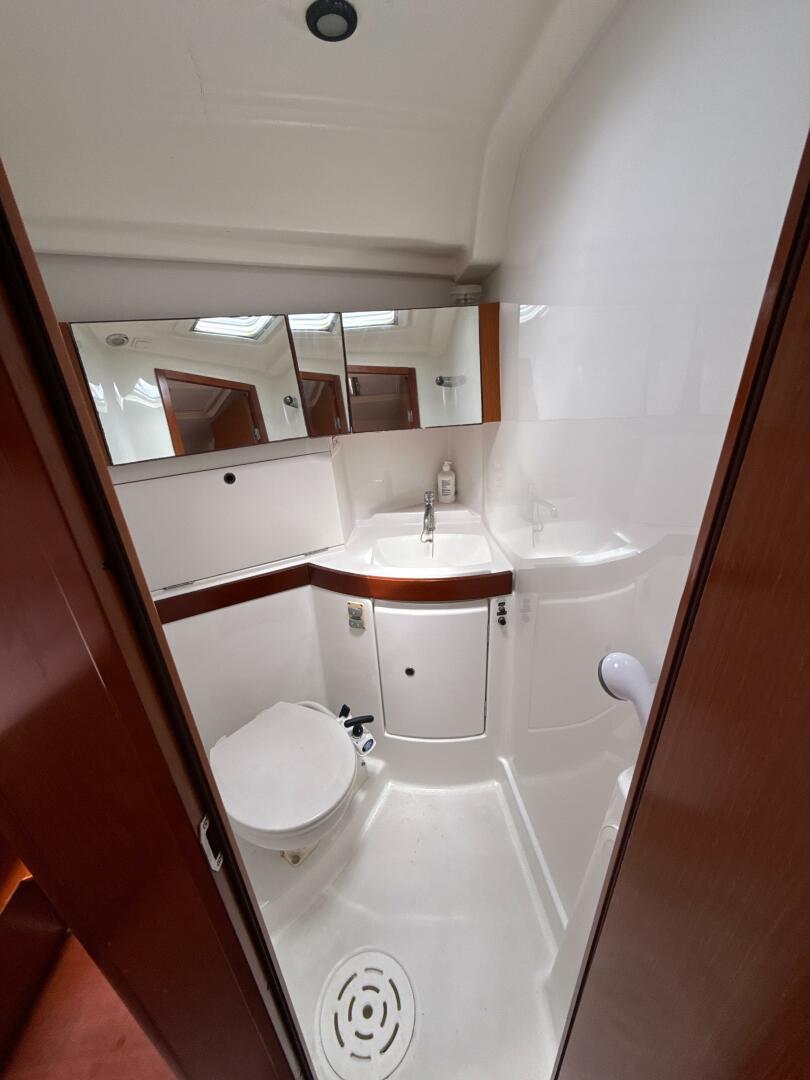 Vision 360 43ft Beneteau Yacht For Sale