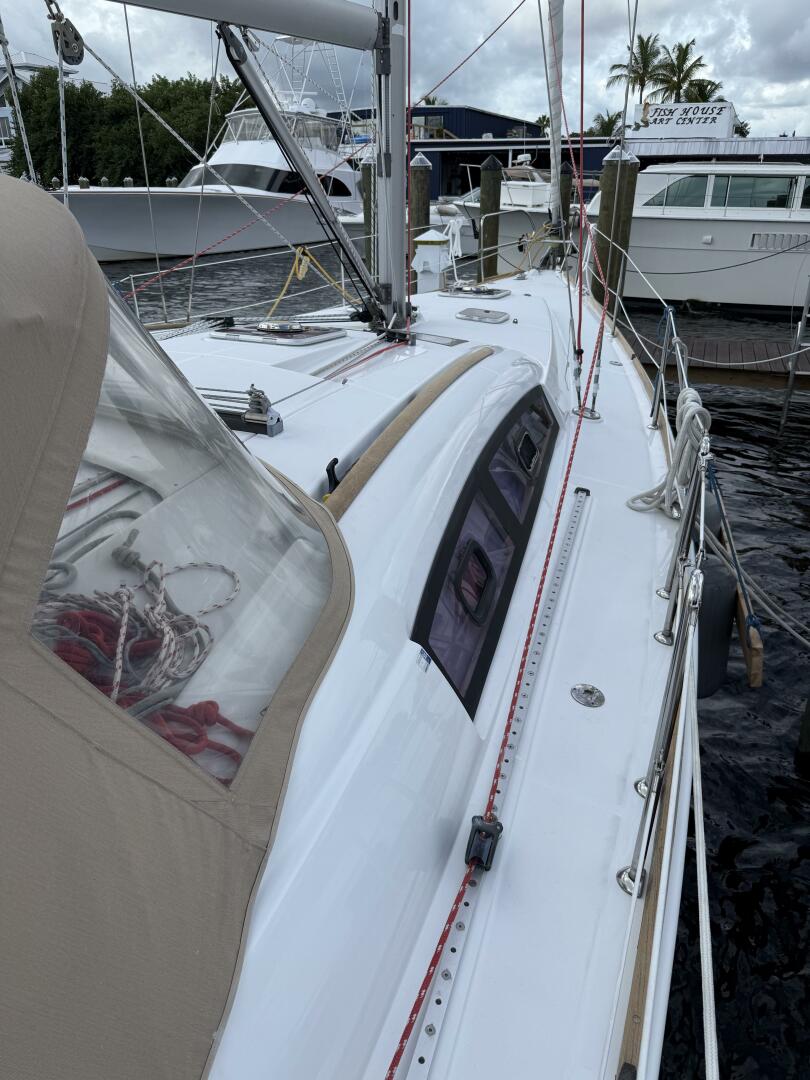 Vision 360 43ft Beneteau Yacht For Sale