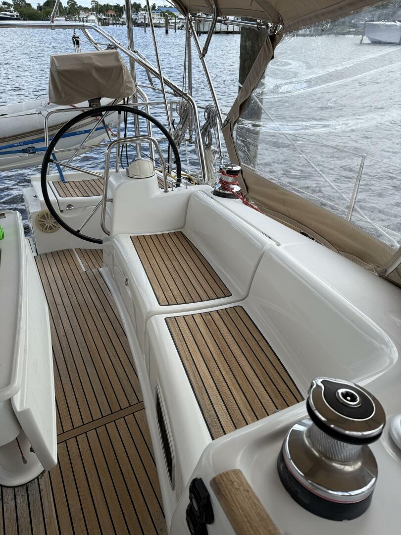 Vision 360 43ft Beneteau Yacht For Sale