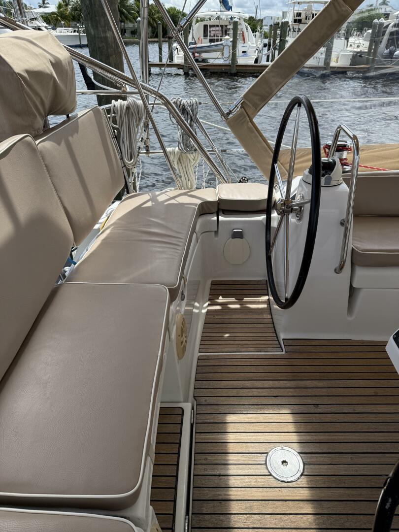 Vision 360 43ft Beneteau Yacht For Sale