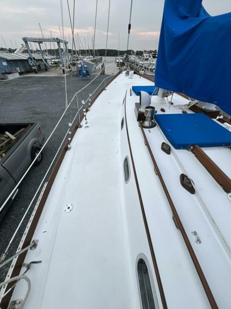 Ma Folie 40ft Hinckley Yacht For Sale
