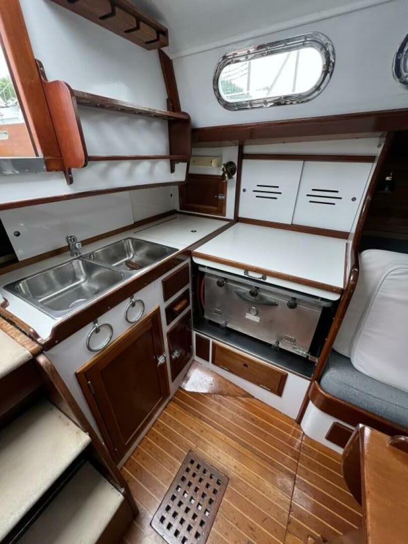 Ma Folie 40ft Hinckley Yacht For Sale