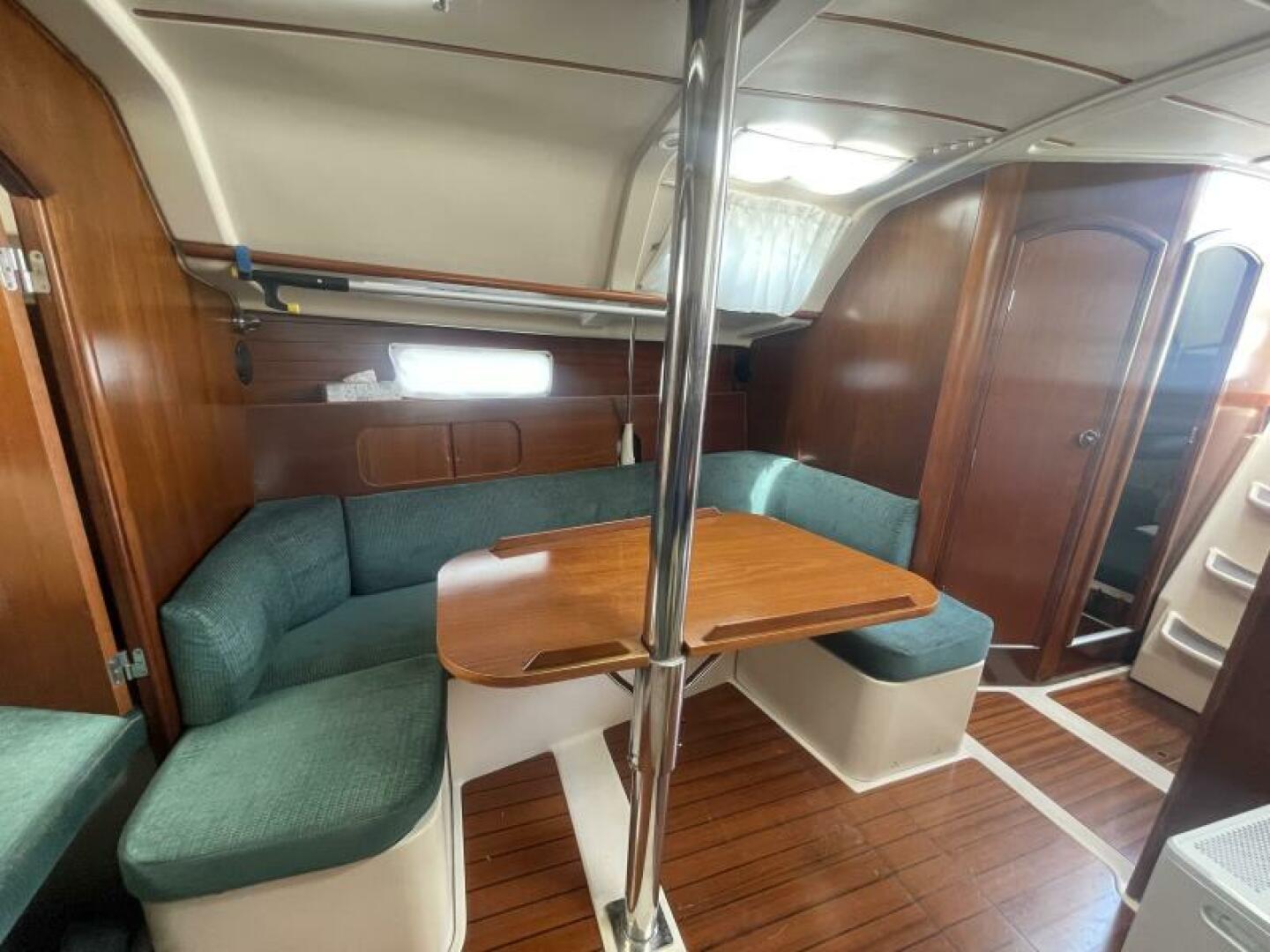 Valkyrie 32ft Beneteau Yacht For Sale