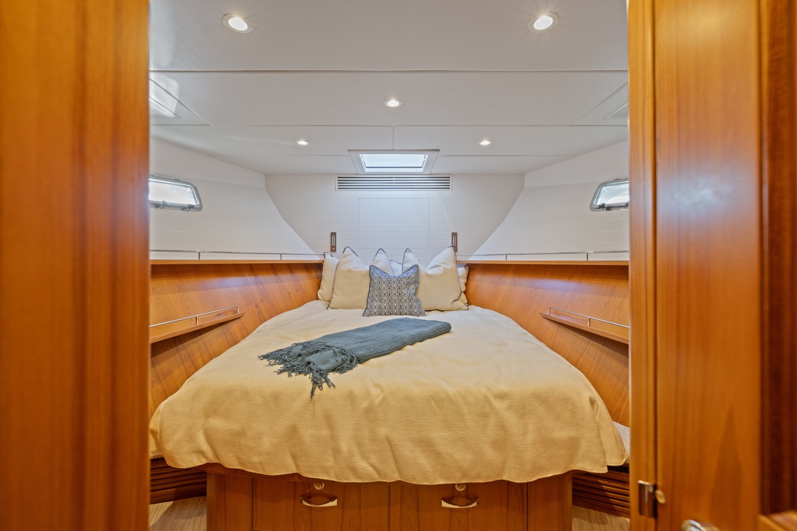 2023 Offshore Yachts ELV
