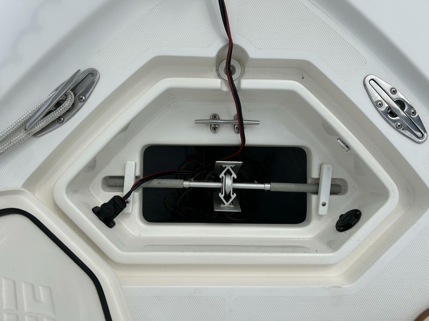 27ft SeaVee Yacht For Sale