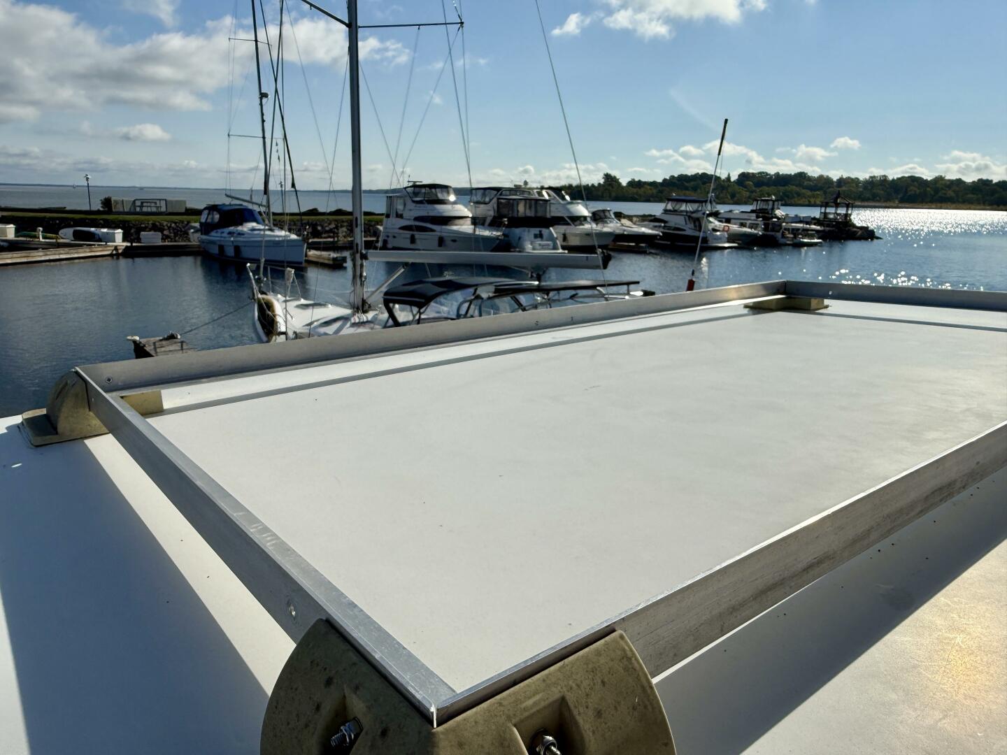 35ft Carver Yacht For Sale