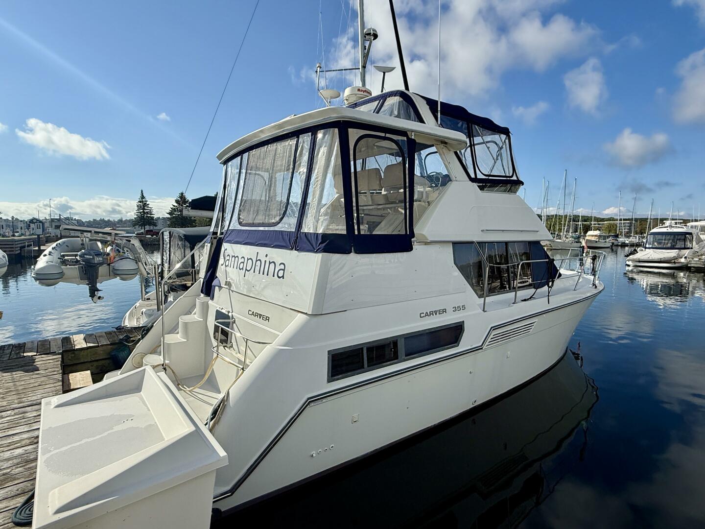 35ft Carver Yacht For Sale