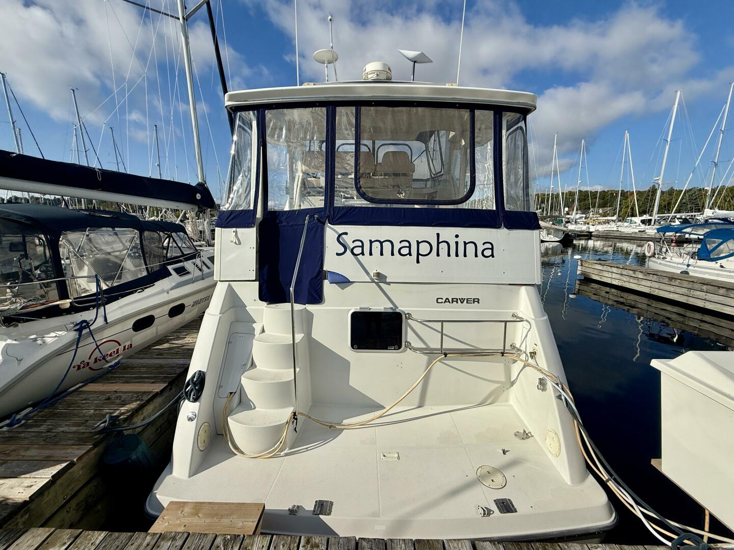 35ft Carver Yacht For Sale