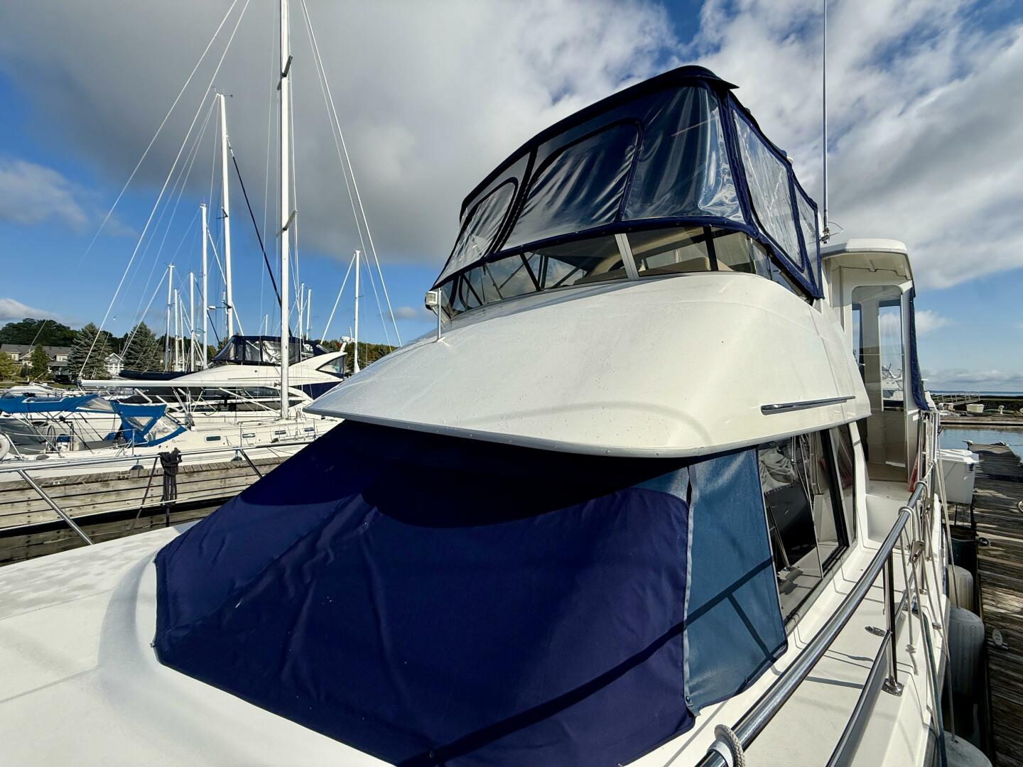 35ft Carver Yacht For Sale