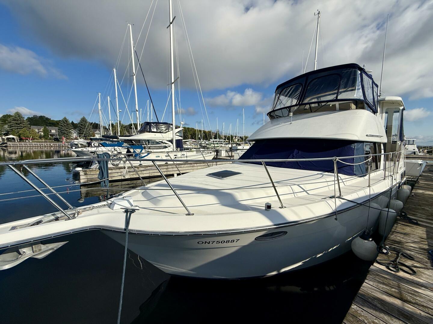 35ft Carver Yacht For Sale