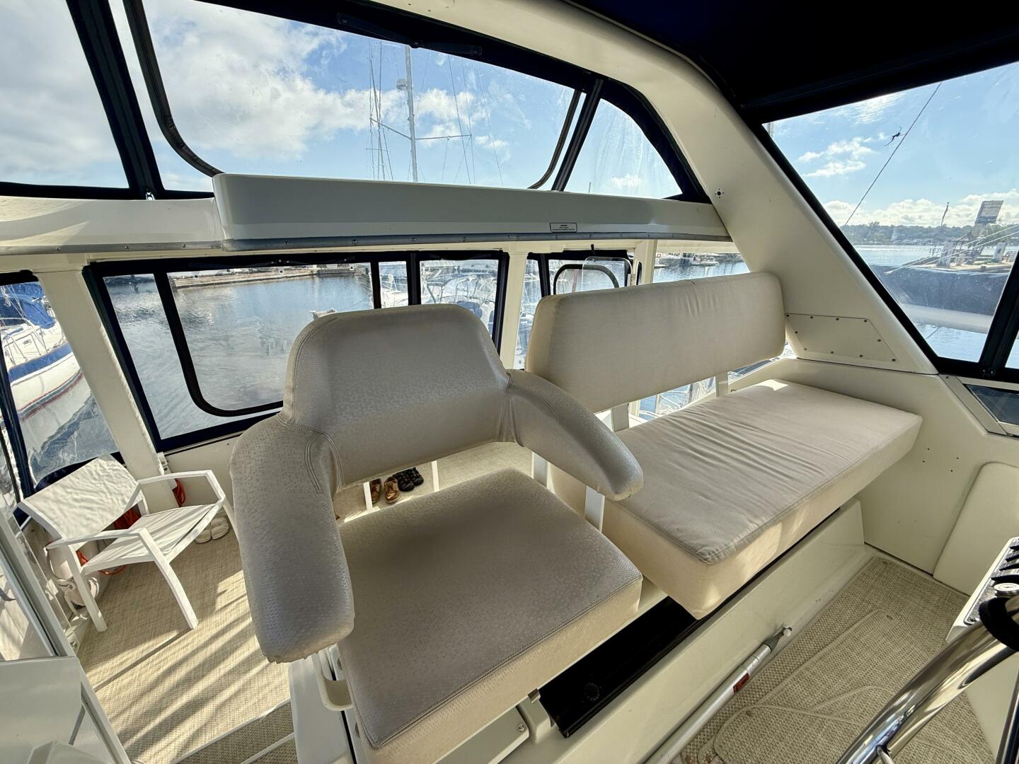 35ft Carver Yacht For Sale