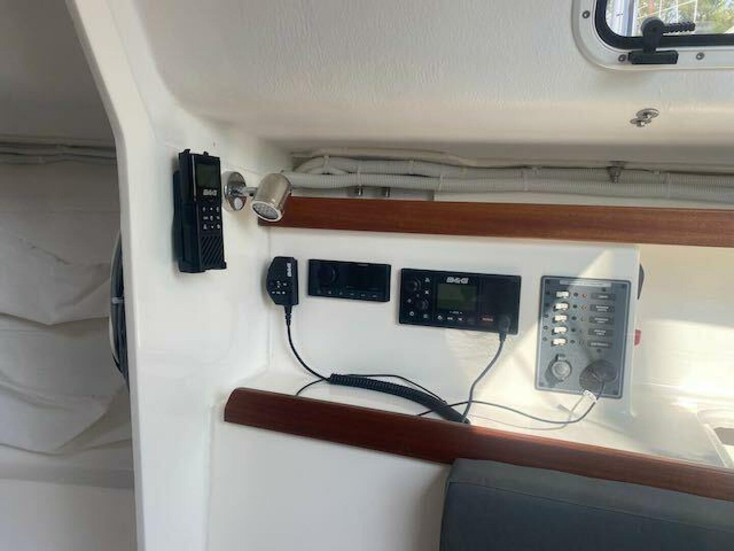 With a J 28ft J Boats Yacht For Sale