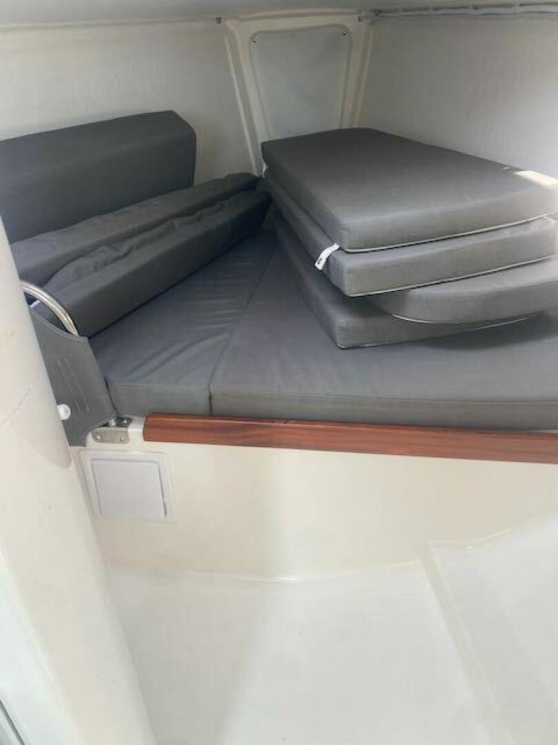 With a J 28ft J Boats Yacht For Sale