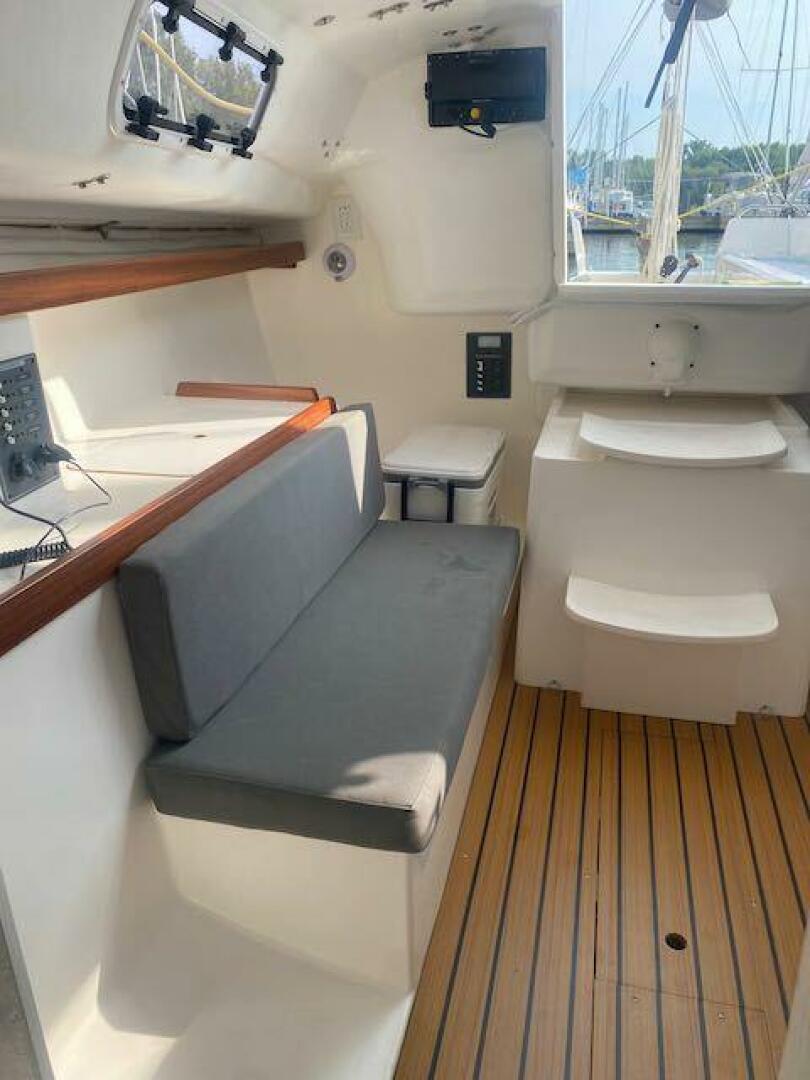 With a J 28ft J Boats Yacht For Sale