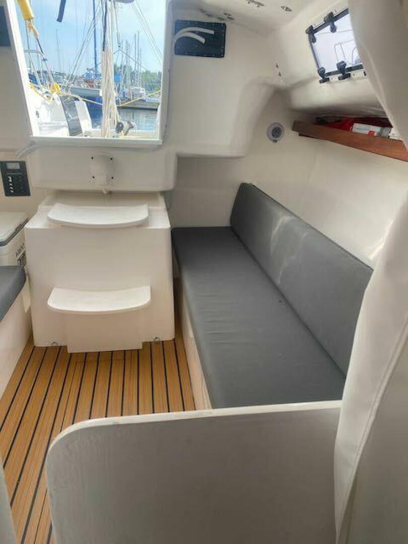 With a J 28ft J Boats Yacht For Sale