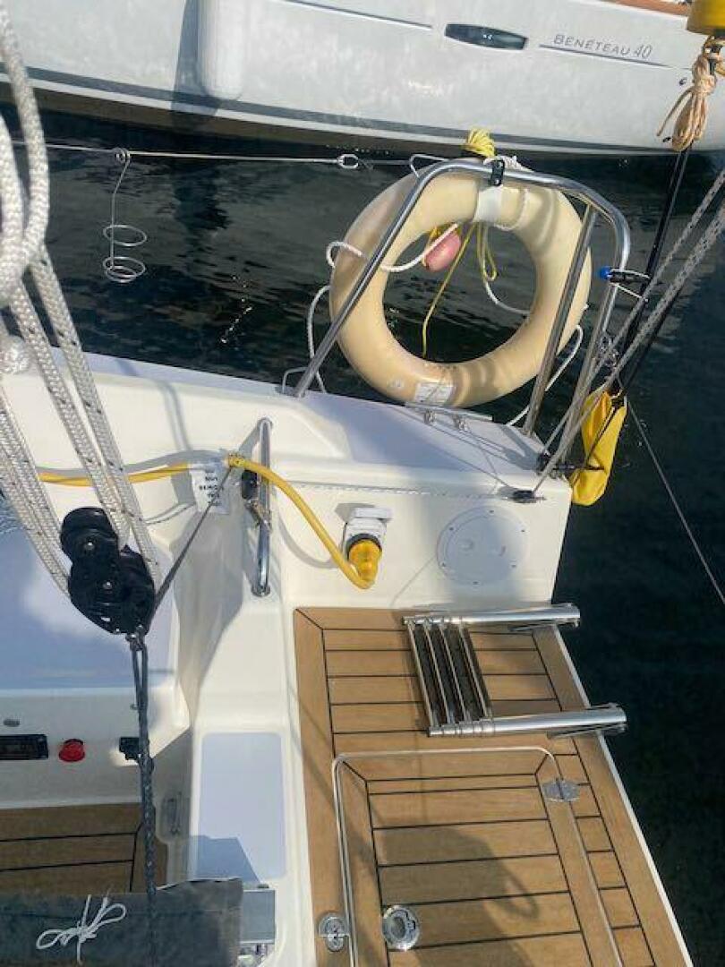 With a J 28ft J Boats Yacht For Sale